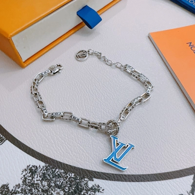 Louis Vuitton Brooches Breathable 248202