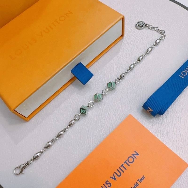 Casual Louis Vuitton Brooches 248200