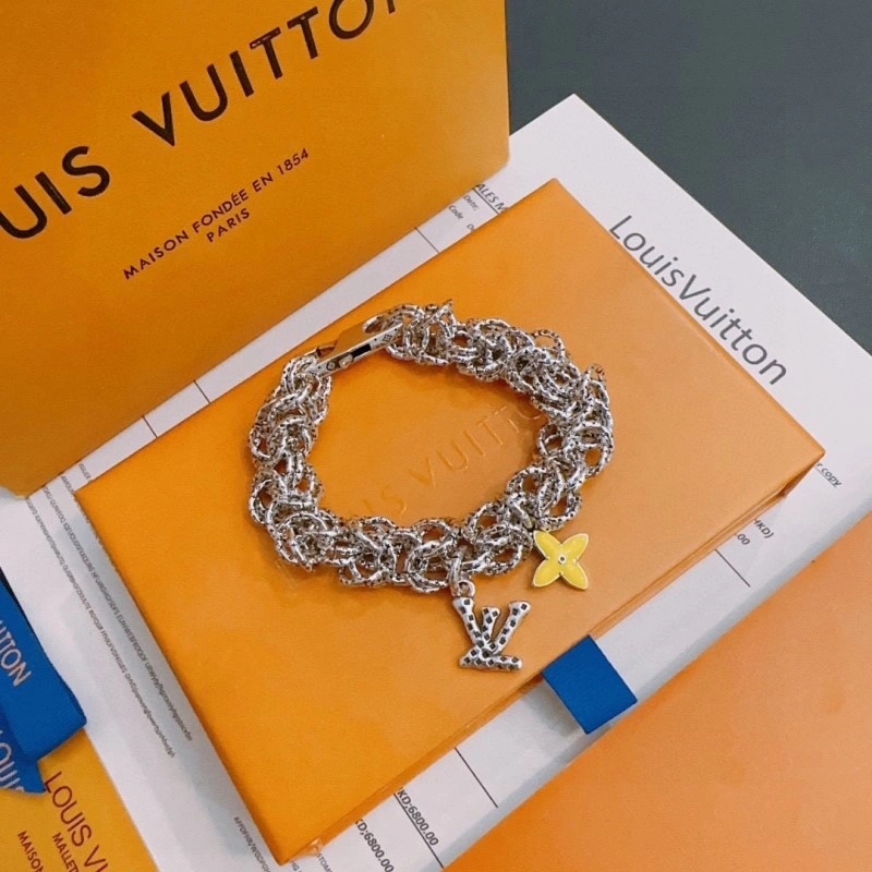 WeatherProof Louis Vuitton Brooches 248171