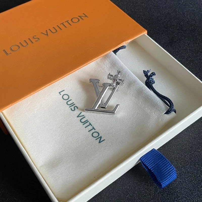 Supportive Louis Vuitton Brooches 248157