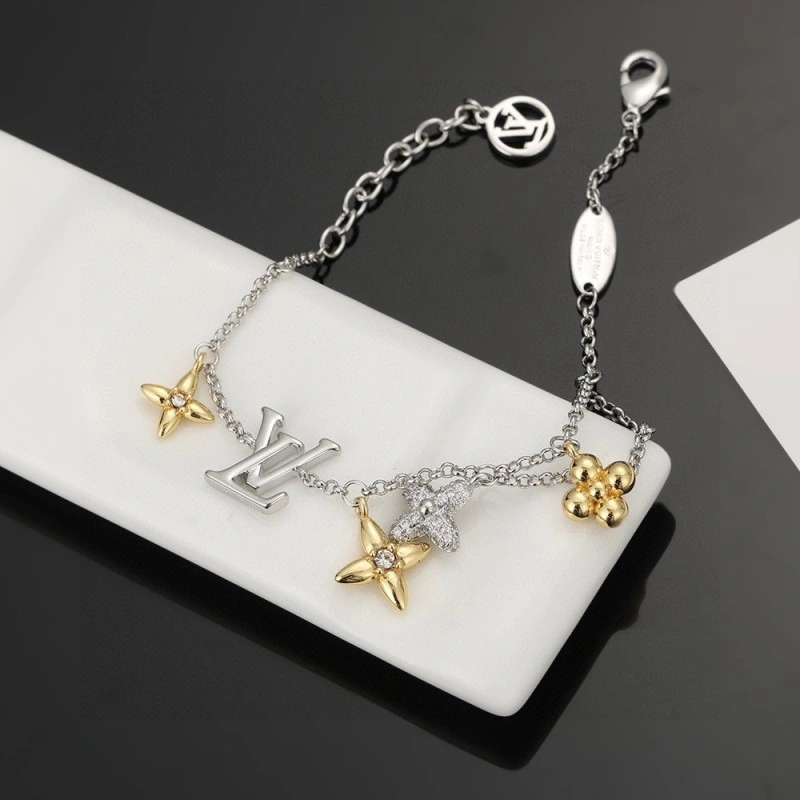 MoistureWicking Louis Vuitton Brooches 248138