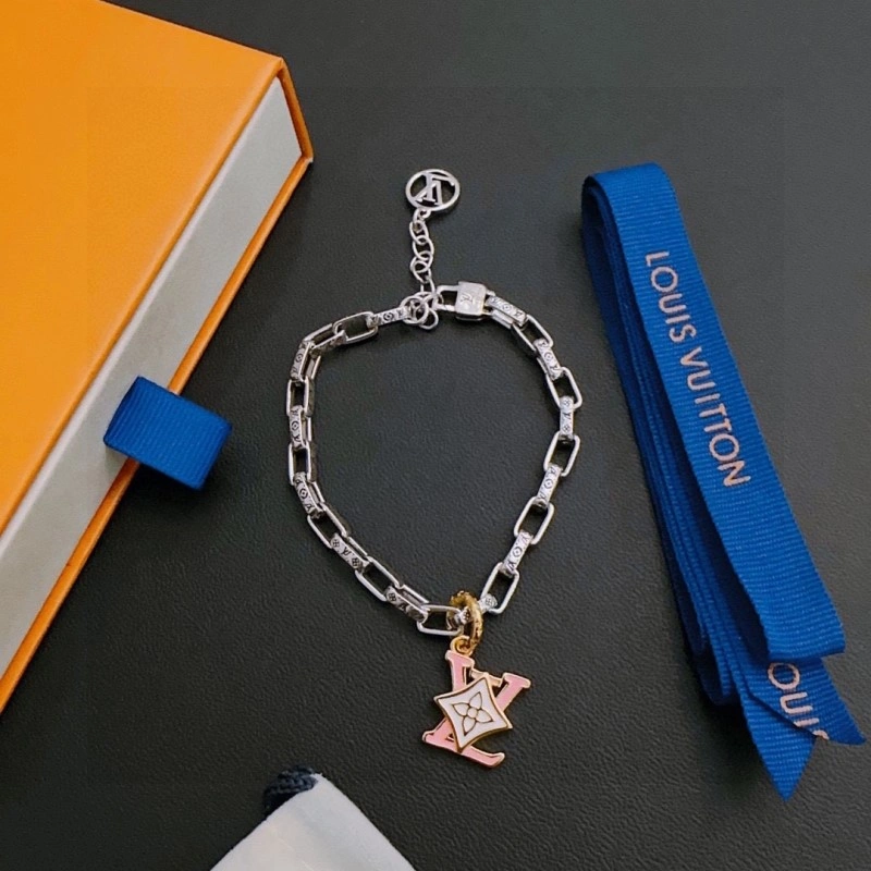 Affordable Louis Vuitton Brooches 248153