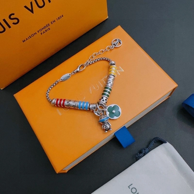Comfortable Louis Vuitton Brooches 248136