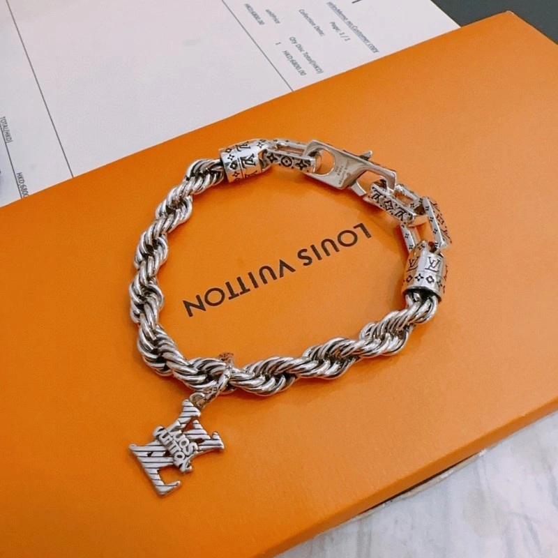 Louis Vuitton Brooches Breathable 248148