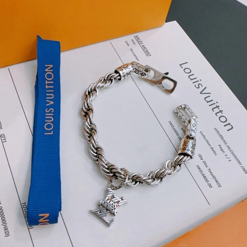 Louis Vuitton Brooches Breathable 248148