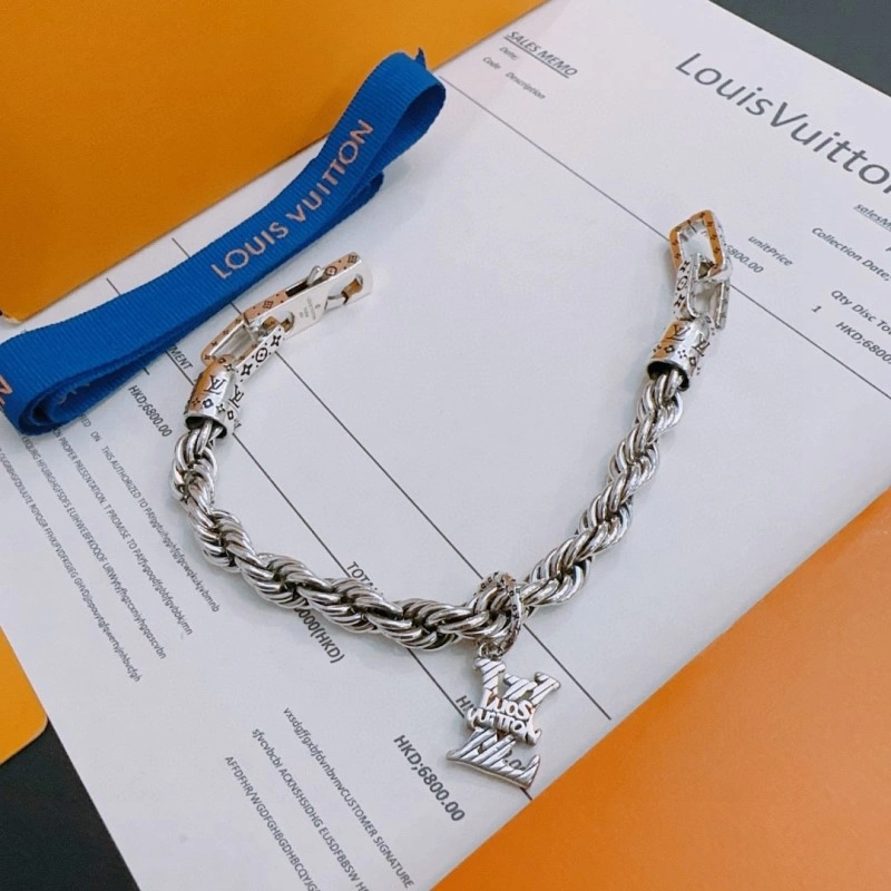 Louis Vuitton Brooches Breathable 248148