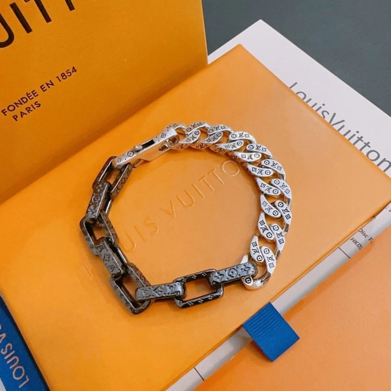 Louis Vuitton Brooches ModernLook 248164