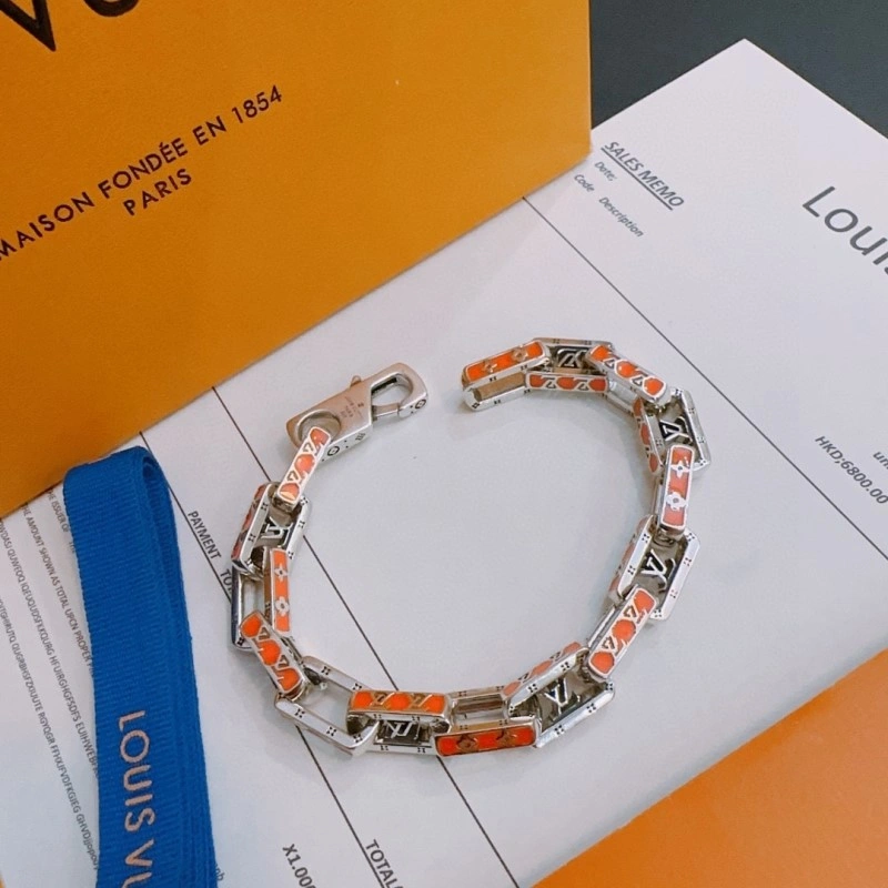 Breathable Louis Vuitton Brooches 248137