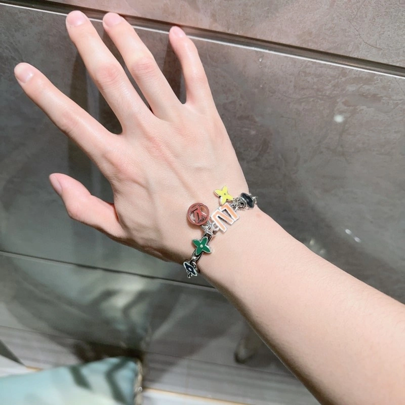 Louis Vuitton Brooches NewStyle 248131