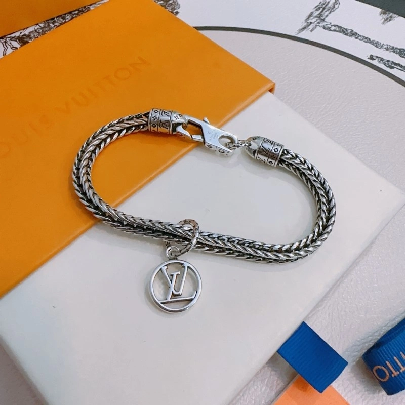 Louis Vuitton Brooches Upgraded 248114