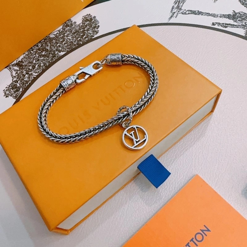 Louis Vuitton Brooches Upgraded 248114