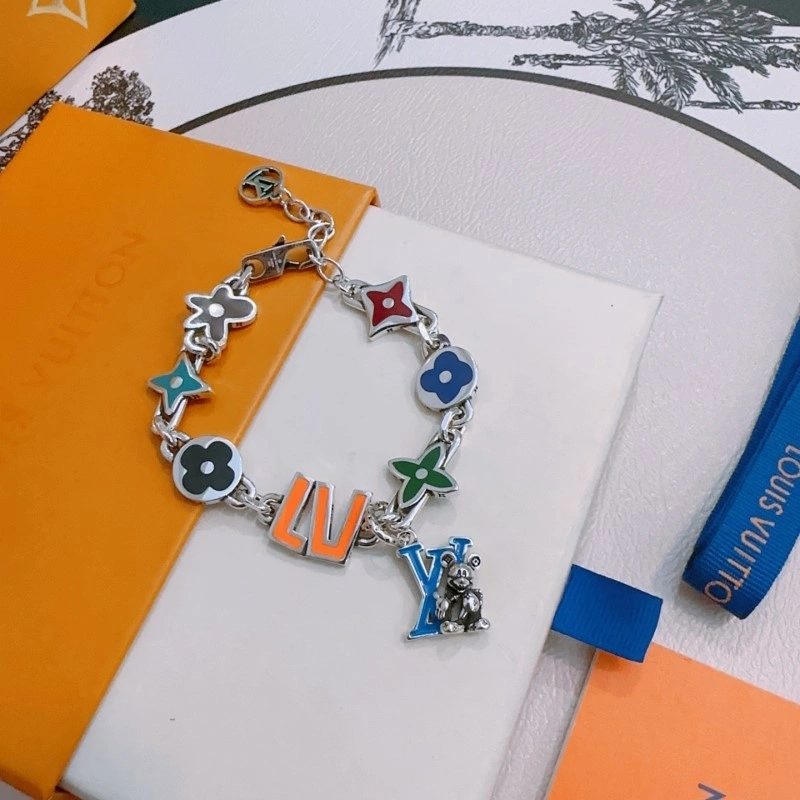 OdorResistant Louis Vuitton Brooches 248110