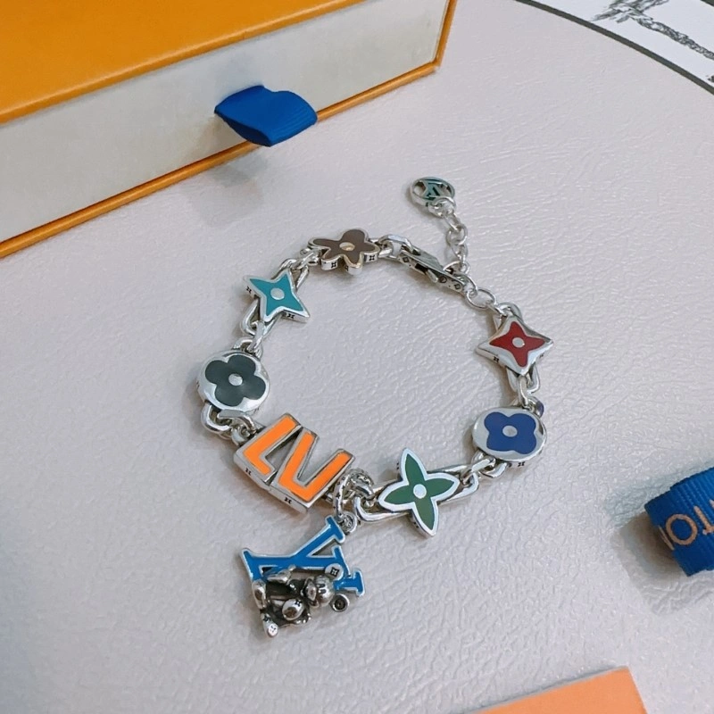OdorResistant Louis Vuitton Brooches 248110