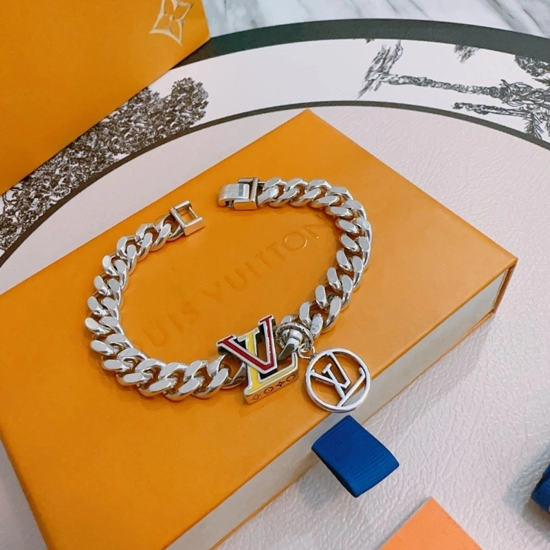 Elegant Louis Vuitton Brooches 248115