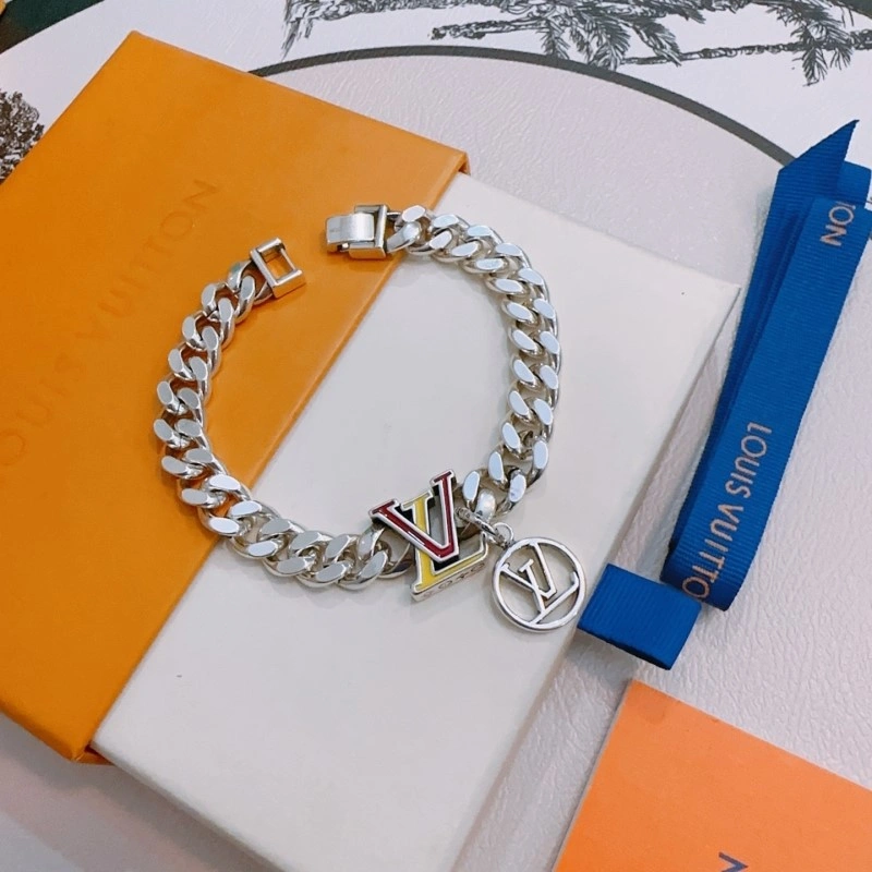 Elegant Louis Vuitton Brooches 248115