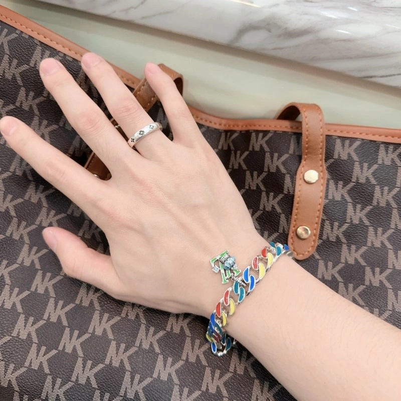 Cozy Louis Vuitton Brooches 248107