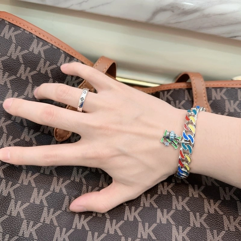 Cozy Louis Vuitton Brooches 248107