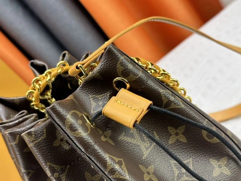 Louis Vuitton Bucket Bags UrbanChic 80482