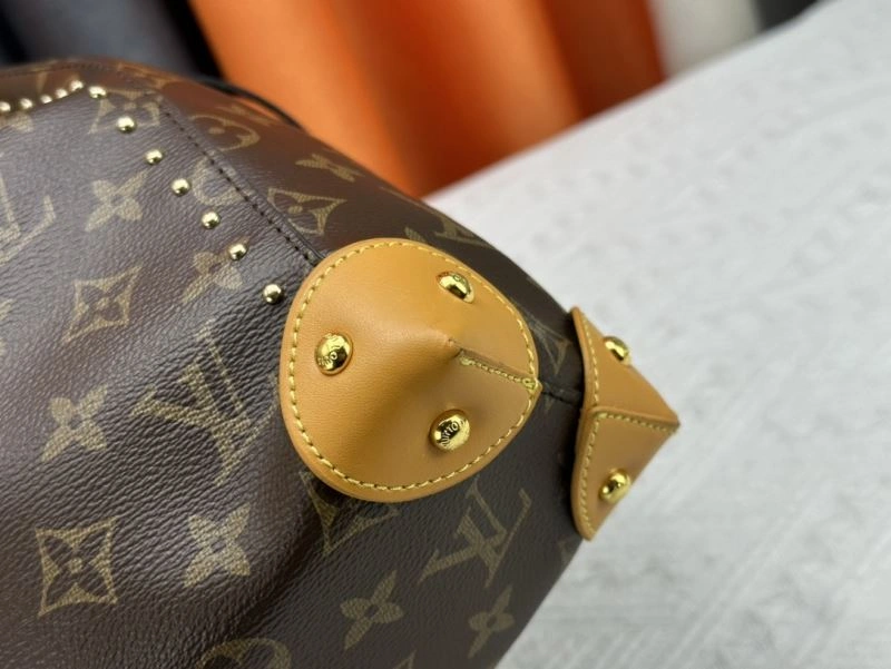 Louis Vuitton Bucket Bags UrbanChic 80482