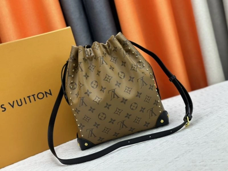 Flexible Louis Vuitton Bucket Bags 80481