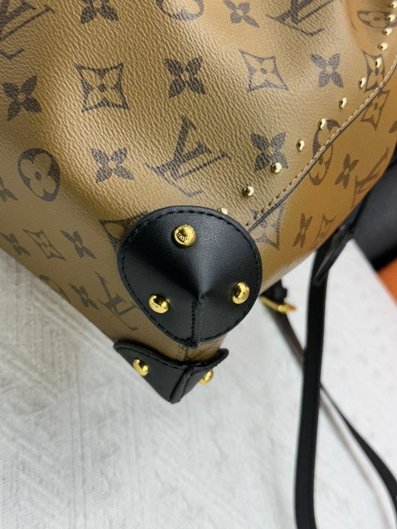 Flexible Louis Vuitton Bucket Bags 80481