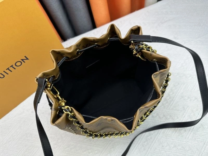 Flexible Louis Vuitton Bucket Bags 80481