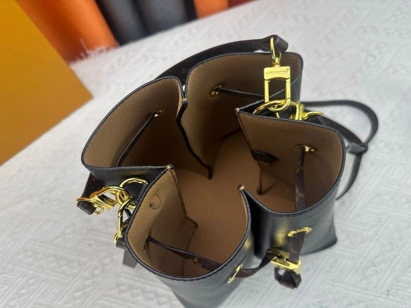 StreetReady Louis Vuitton Bucket Bags 80474