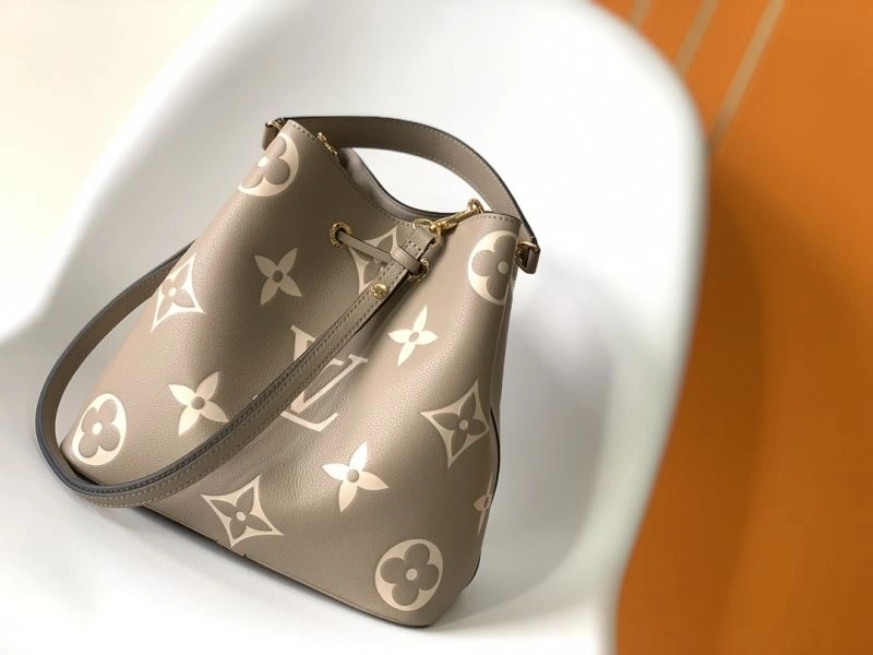 Neat Louis Vuitton Bucket Bags 94395