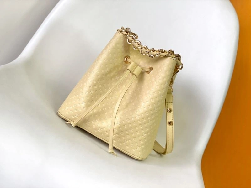 Louis Vuitton Bucket Bags Snug 94394
