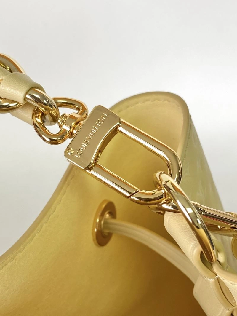 Louis Vuitton Bucket Bags Snug 94394