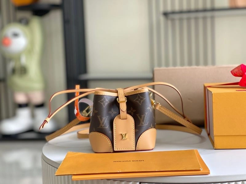 ZeroBulk Louis Vuitton Bucket Bags 94103