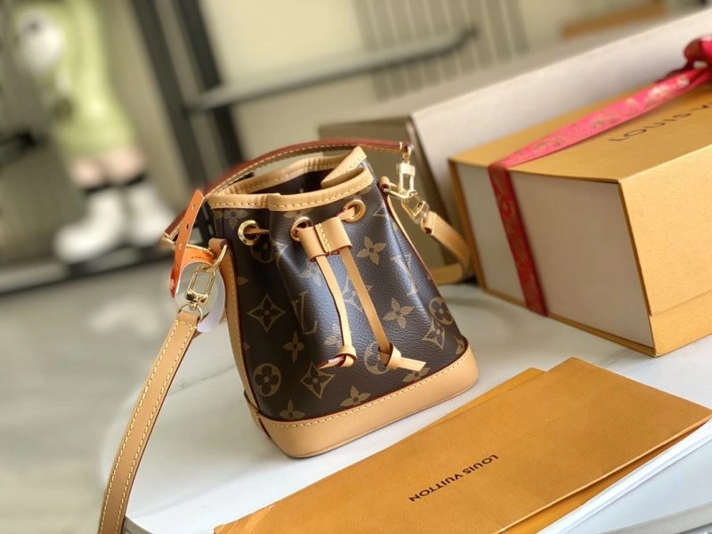 Trendsetting Louis Vuitton Bucket Bags 94064