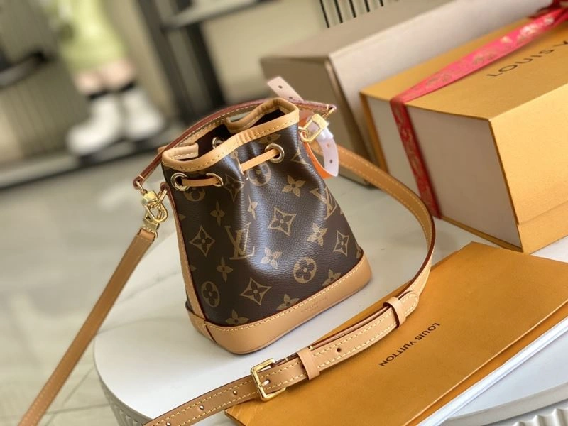 Trendsetting Louis Vuitton Bucket Bags 94064