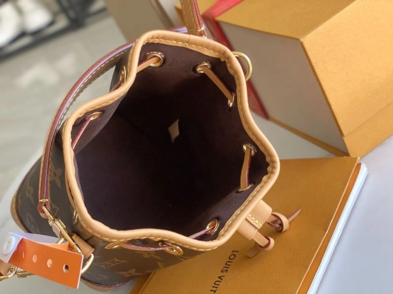 Trendsetting Louis Vuitton Bucket Bags 94064