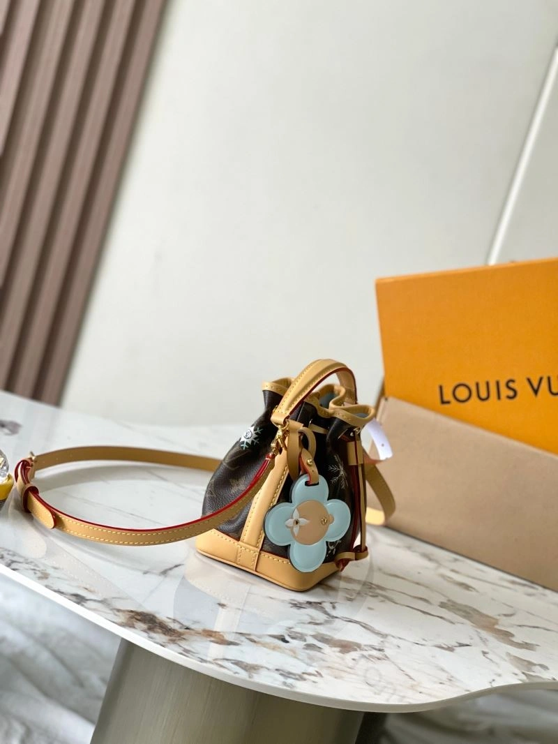 Bold Louis Vuitton Bucket Bags 93665