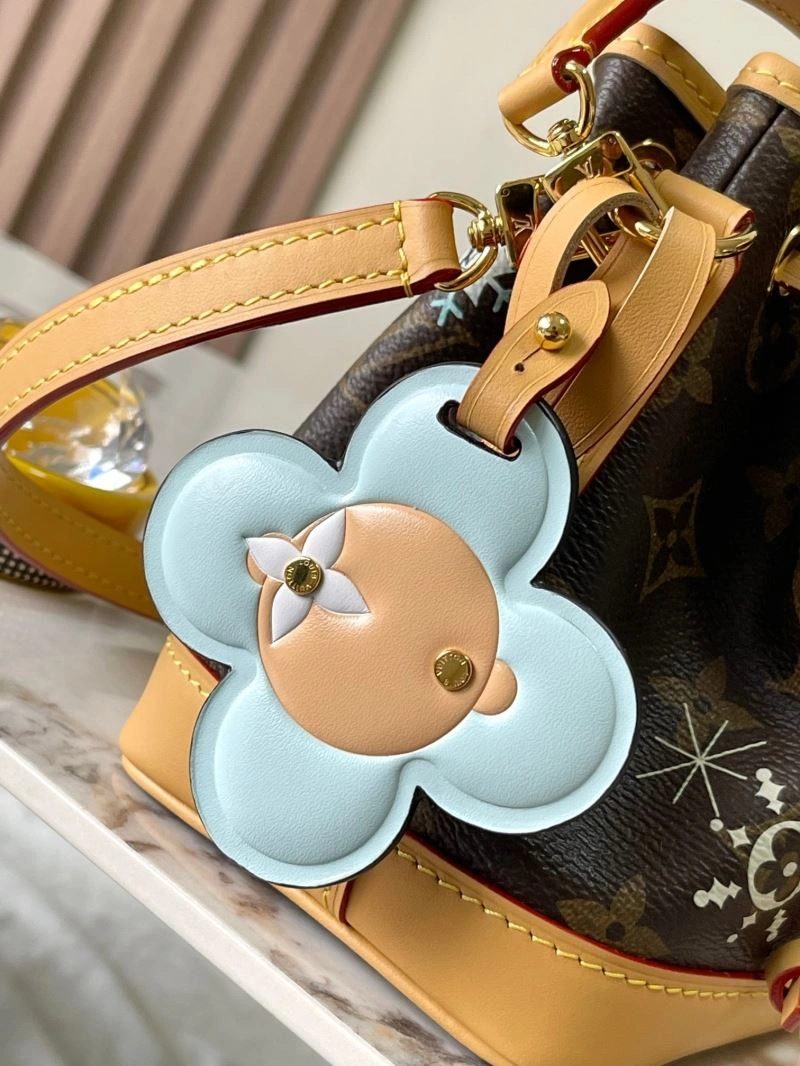 Bold Louis Vuitton Bucket Bags 93665