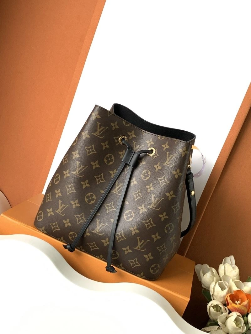 FashionForward Louis Vuitton Bucket Bags 93640