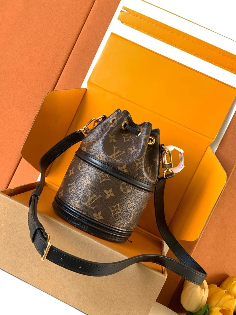 Flexible Louis Vuitton Bucket Bags 93634