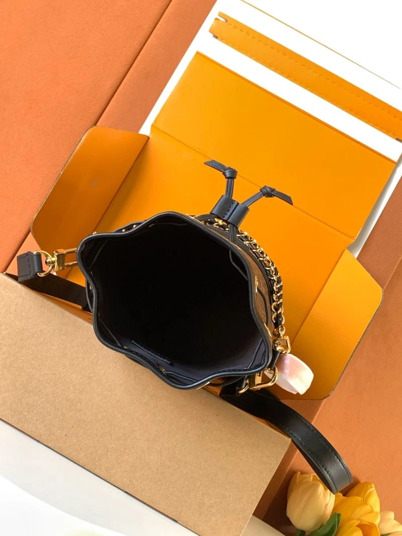 Flexible Louis Vuitton Bucket Bags 93634