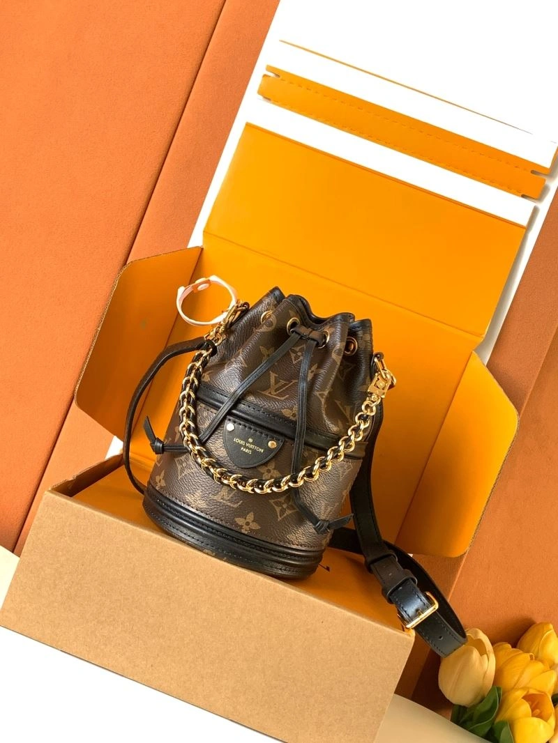 Flexible Louis Vuitton Bucket Bags 93634