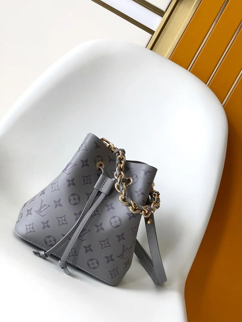 StreetReady Louis Vuitton Bucket Bags 43404