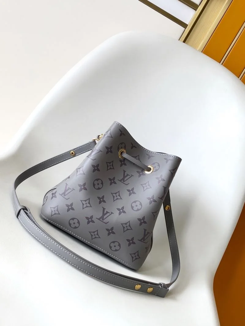 StreetReady Louis Vuitton Bucket Bags 43404