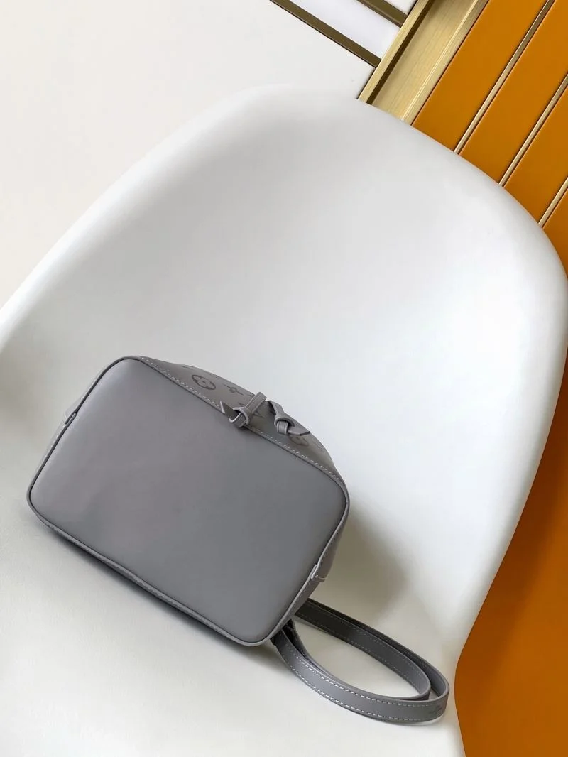 StreetReady Louis Vuitton Bucket Bags 43404