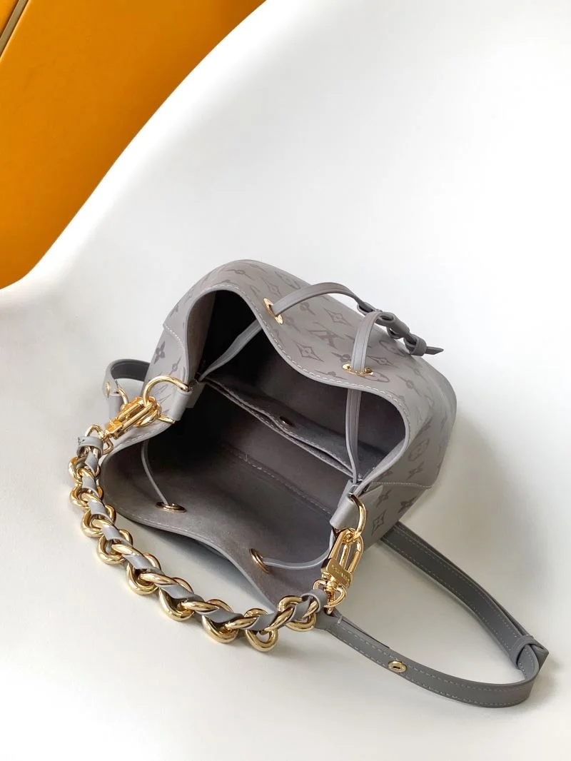 StreetReady Louis Vuitton Bucket Bags 43404