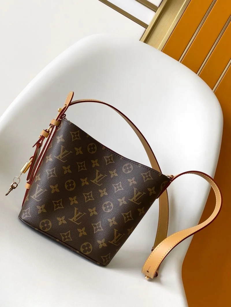 Sleek Louis Vuitton Bucket Bags 43026