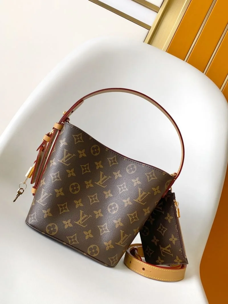 Sleek Louis Vuitton Bucket Bags 43026