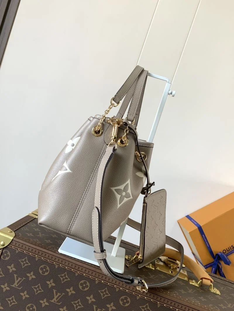 Functional Louis Vuitton Bucket Bags 43005