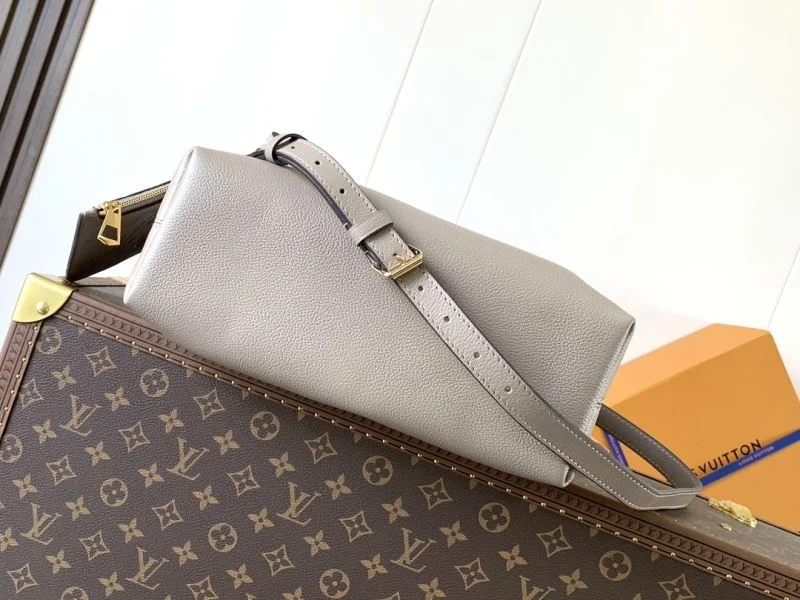 Functional Louis Vuitton Bucket Bags 43005