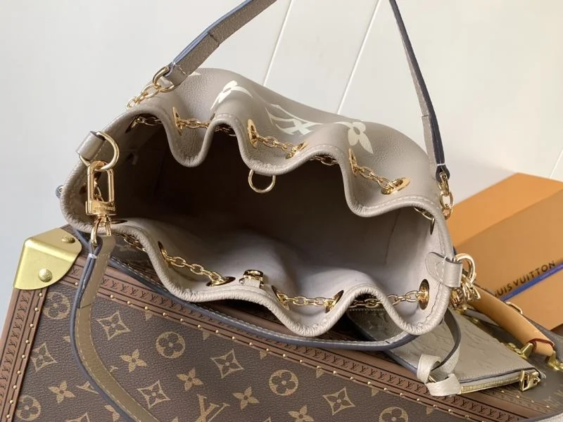 Functional Louis Vuitton Bucket Bags 43005