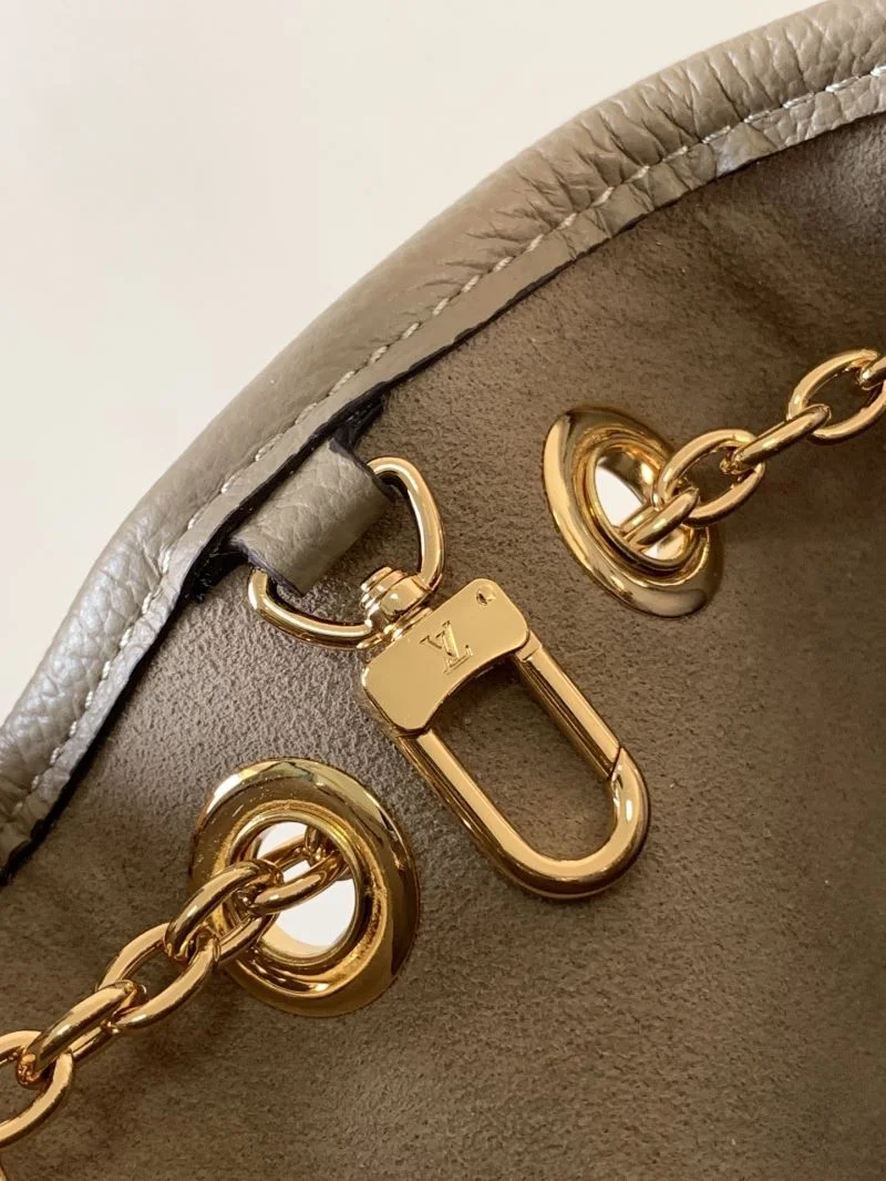 Functional Louis Vuitton Bucket Bags 43005